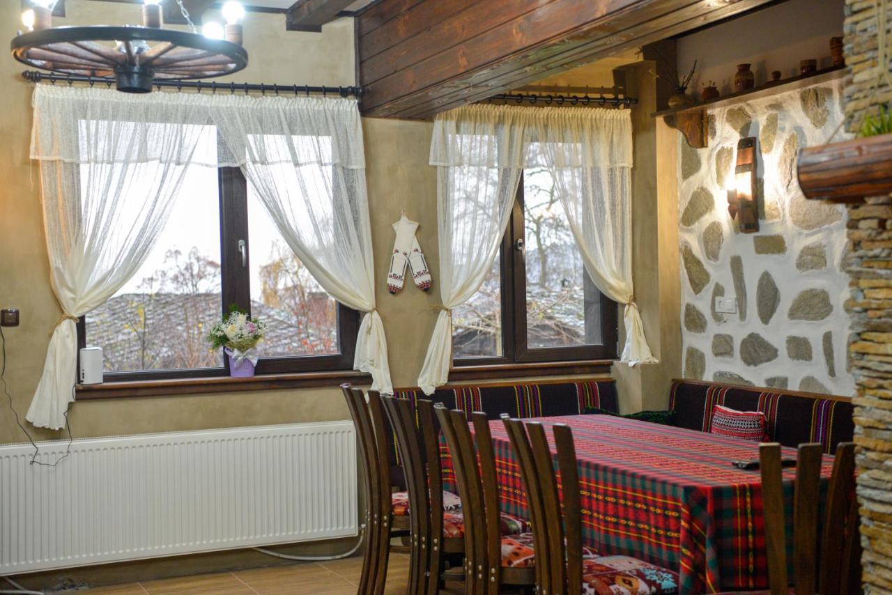 Къщи За Гости Неси Leshten Exterior foto