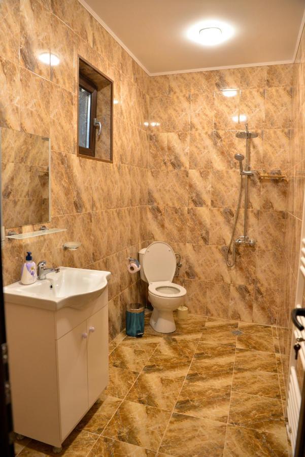 Къщи За Гости Неси Leshten Exterior foto