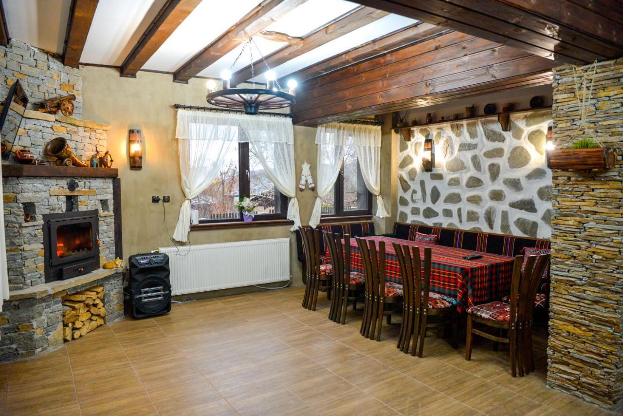 Къщи За Гости Неси Leshten Exterior foto